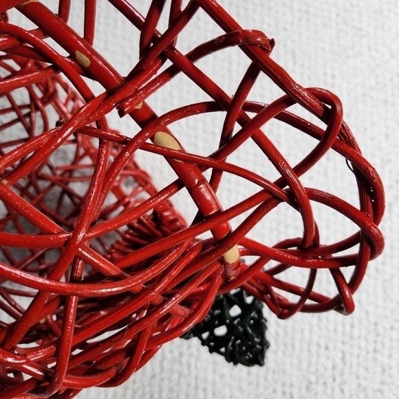 Vintage Large Red Apple Shaped Wicker Basket - Picture 9 of 10